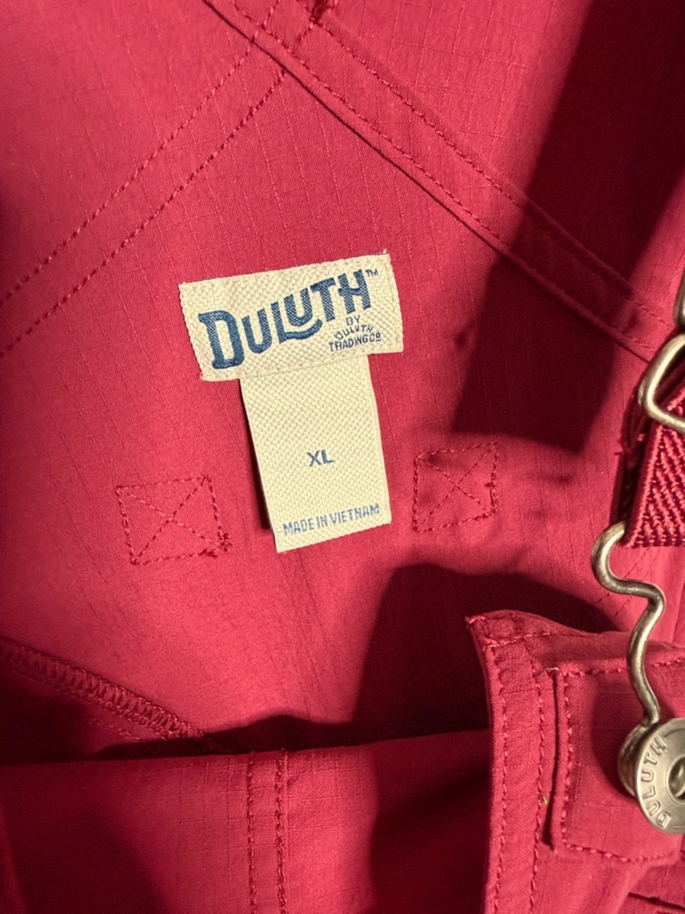 Duluth Trading Co Wine heirloom gardening Short Overalls - Picture 5 of 15
